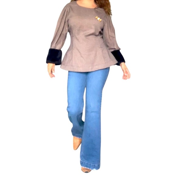 Zara - Puff Sleeve peplum cut Top - Small - Picture 11 of 11